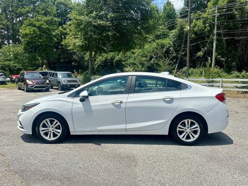 Used 2016 Chevrolet Cruze LT FWD image 4
