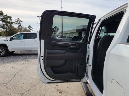 Used 2024 GMC Sierra 1500 AT4 w/ Technology Package image 25