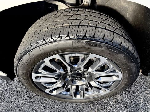 Used 2024 GMC Yukon XL Denali Ultimate image 48