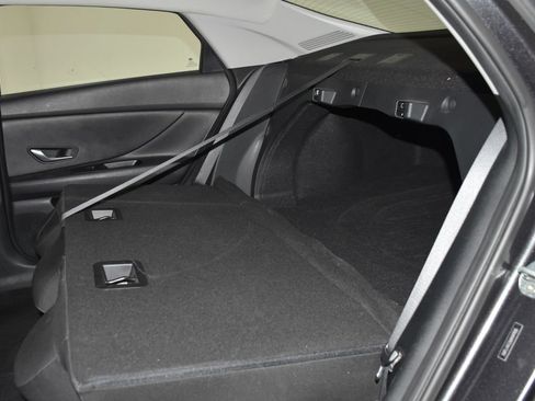 Used 2021 Hyundai Elantra SE FWD image 26
