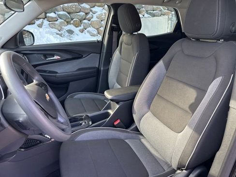 Used 2023 Chevrolet TrailBlazer LS image 12