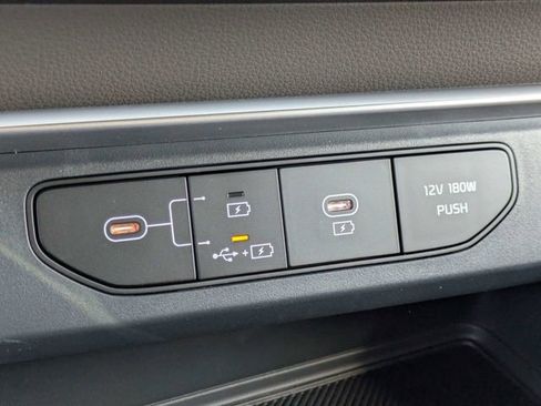 New 2026 Kia Carnival FWD image 23