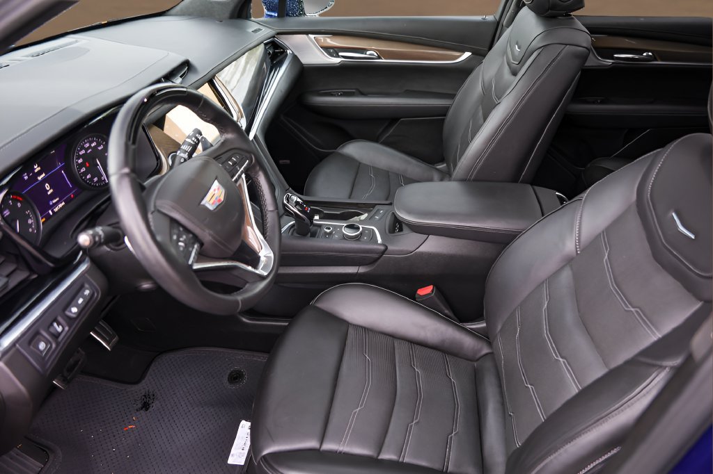 Certified 2024 Cadillac XT6 Sport w/ Platinum Package AWD/4WD image 9