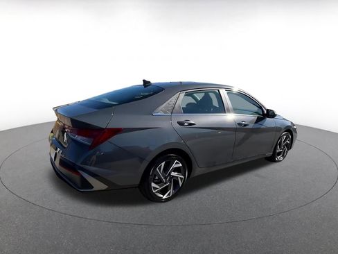Used 2025 Hyundai Elantra SEL image 14