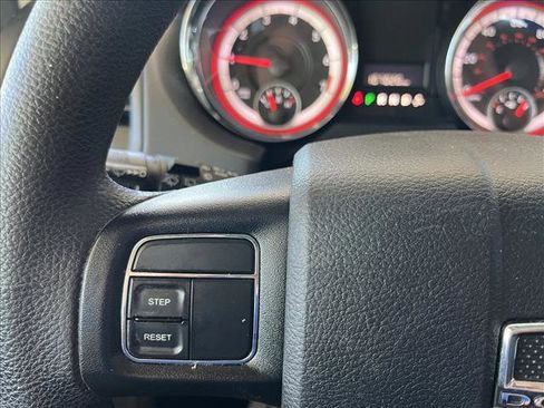 Used 2015 Dodge Grand Caravan SXT image 13