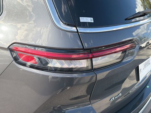 Used 2023 Jeep Grand Cherokee L Limited image 10