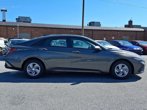 New 2026 Hyundai Elantra SE image 7