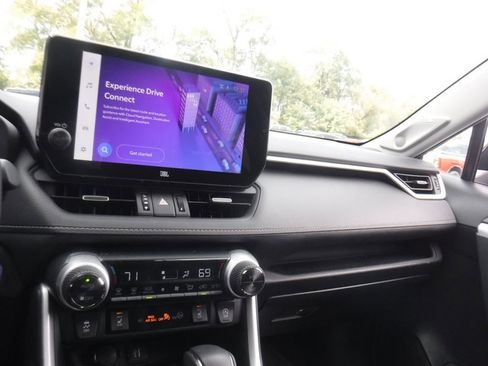 Used 2023 Toyota RAV4 XLE Premium image 30