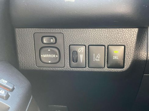 Used 2017 Toyota RAV4 XLE FWD image 19