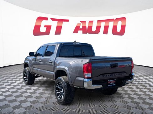 Used 2017 Toyota Tacoma SR5 w/ SR5 Appearance Package (SM) RWD image 4