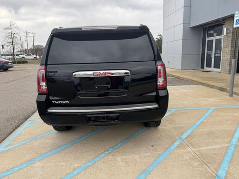 Used 2017 GMC Yukon Denali w/ Open Road Package image 4