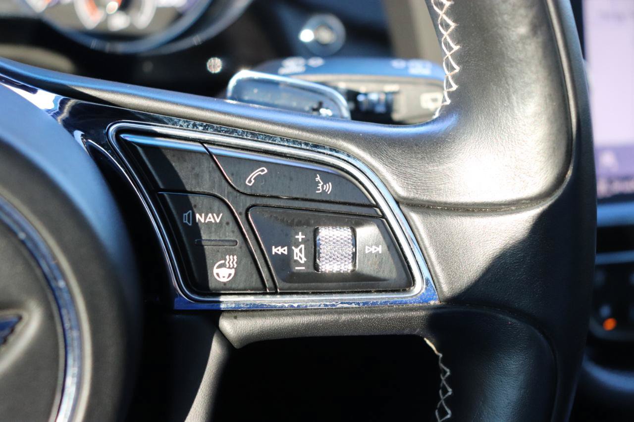 Used 2018 Bentley Bentayga AWD/4WD image 38