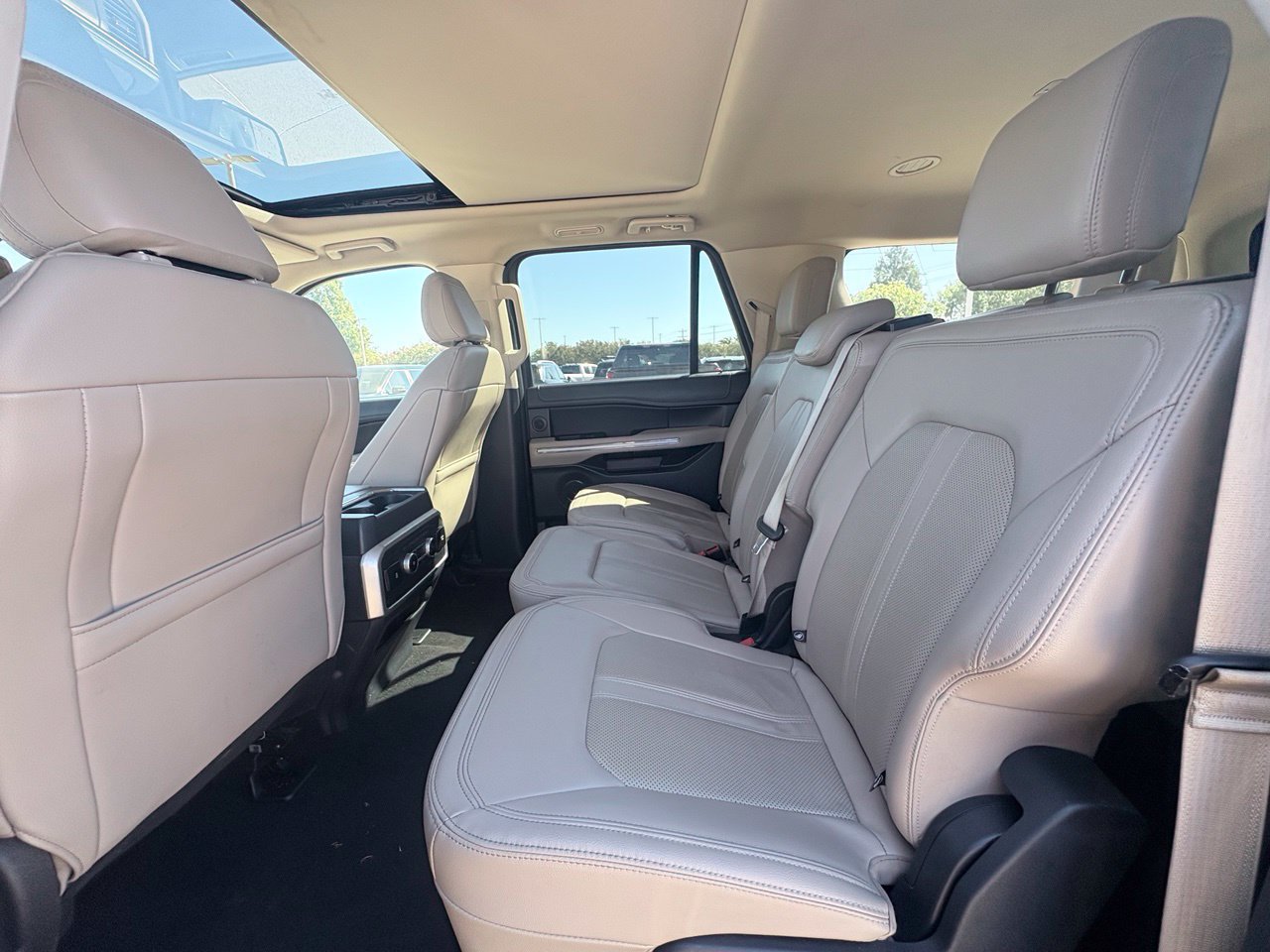 Used 2024 Ford Expedition Max Limited RWD image 7