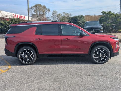 New 2026 Chevrolet Traverse High Country image 3