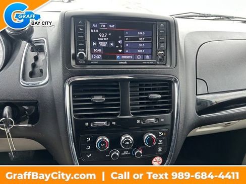 Used 2019 Dodge Grand Caravan SXT image 18