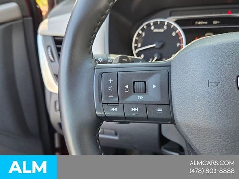 Used 2025 Nissan Rogue SV image 22