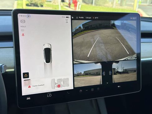 Used 2022 Tesla Model Y Long Range image 18