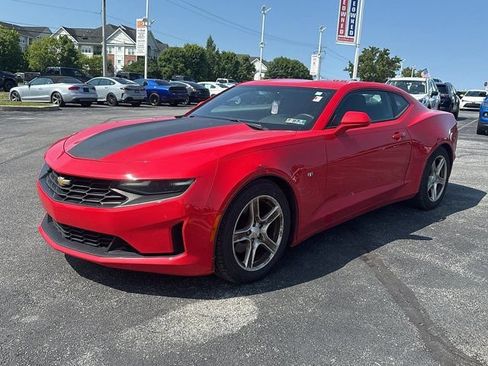 Used 2019 Chevrolet Camaro LT RWD image 3