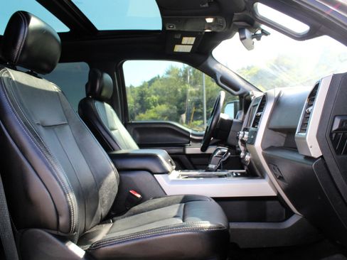Used 2018 Ford F150 Lariat w/ Equipment Group 502A Luxury AWD/4WD image 18