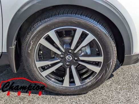 Used 2020 Nissan Kicks SR image 12