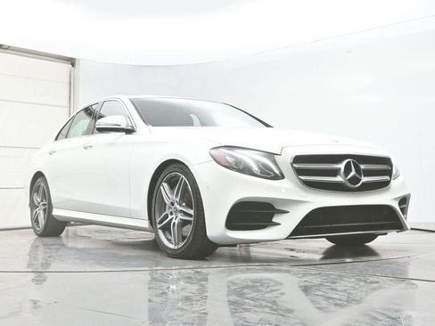 Used 2018 Mercedes-Benz E 300 4MATIC image 32