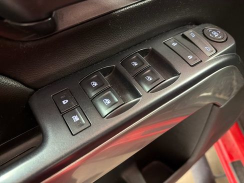 Used 2017 Chevrolet Silverado 1500 LT AWD/4WD image 19