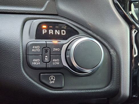 New 2026 RAM 1500 4x4 Crew Cab image 22