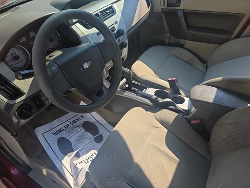 Used 2010 Ford Focus S FWD image 8