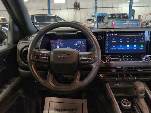 Used 2024 Chevrolet Colorado Trail Boss w/ Technology Package image 10