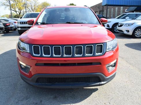 Used 2020 Jeep Compass Latitude w/ Popular Equipment Group FWD image 2