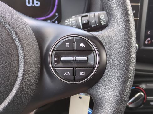 Certified 2025 Kia Soul LX w/ LX Technology Package FWD image 24