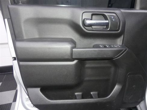 Used 2019 Chevrolet Silverado 1500 Custom Trail Boss w/ Custom Convenience Package image 16