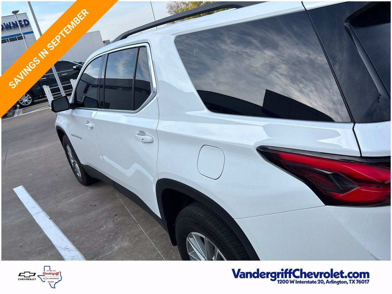 Used 2023 Chevrolet Traverse LT FWD image 11
