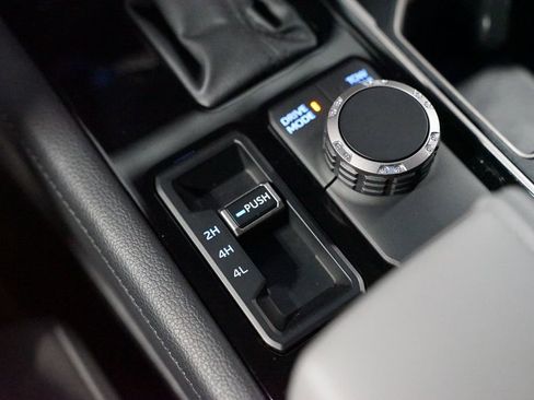 Used 2024 Toyota Tundra Limited image 23