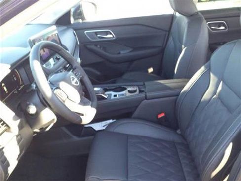 New 2025 Nissan Rogue Platinum w/ Tech Package image 28