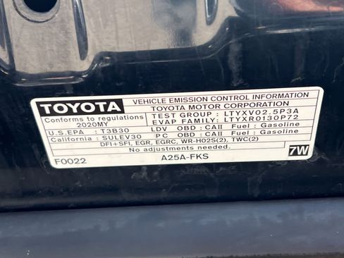 Used 2020 Toyota Camry SE w/ Carpet Mat Package FWD image 28