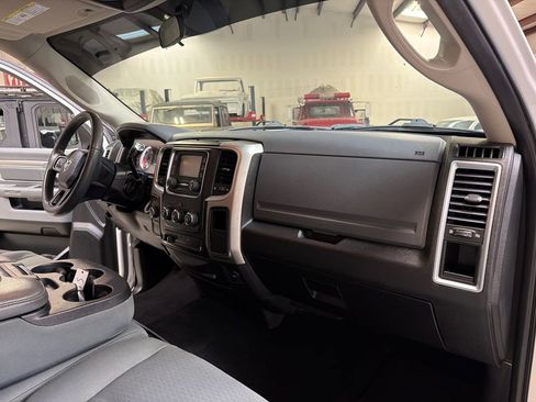 Used 2018 RAM 2500 SLT AWD/4WD image 37