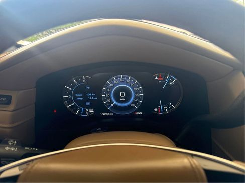 Used 2018 Cadillac Escalade Platinum AWD/4WD image 16