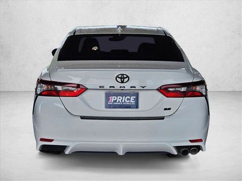 Used 2021 Toyota Camry SE w/ Carpet Mat Package (TMS) FWD image 6