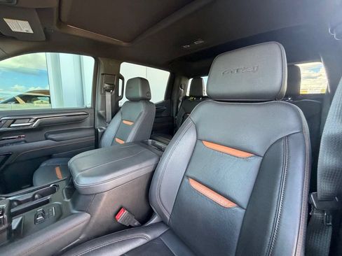 Used 2024 GMC Sierra 1500 AT4 w/ Technology Package AWD/4WD image 18