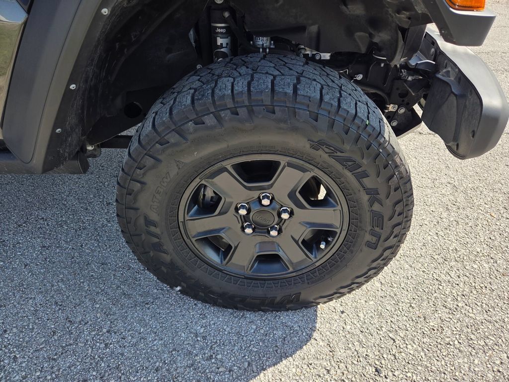 Used 2022 Jeep Gladiator Mojave w/ Trailer Tow Package AWD/4WD image 17