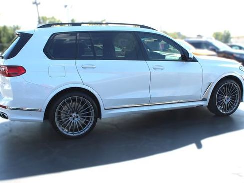 Used 2022 BMW ALPINA XB7 image 11