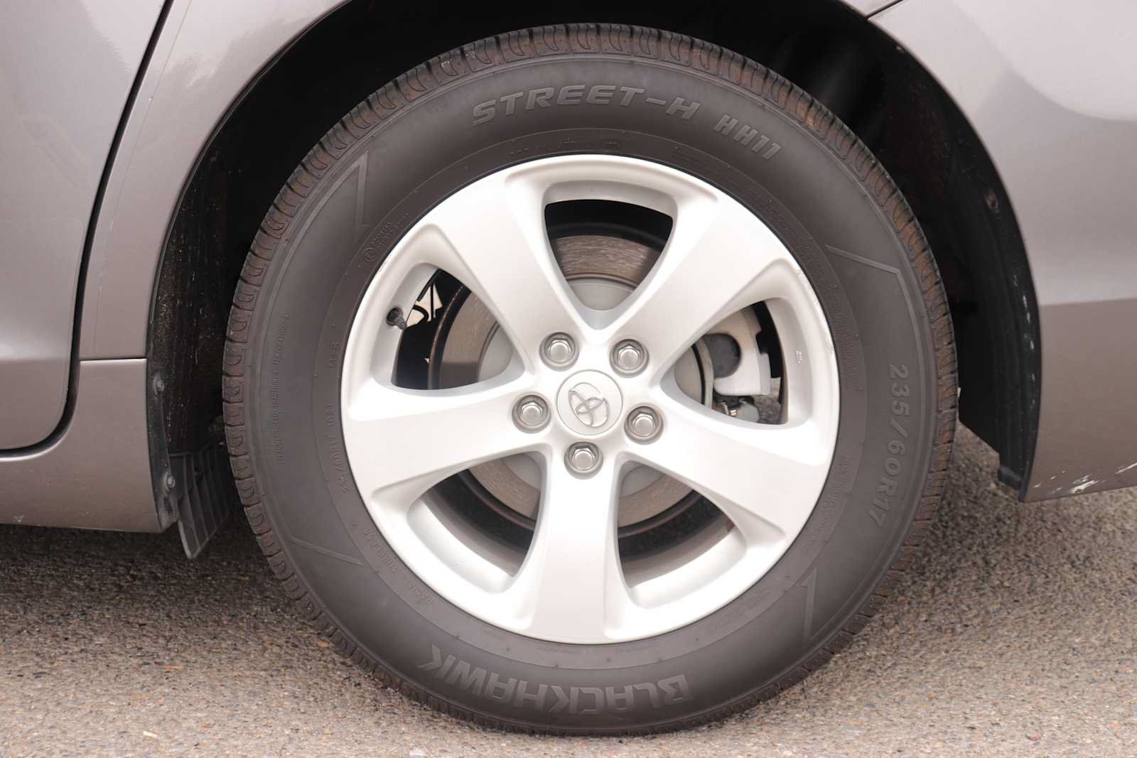 Used 2014 Toyota Sienna LE FWD image 9