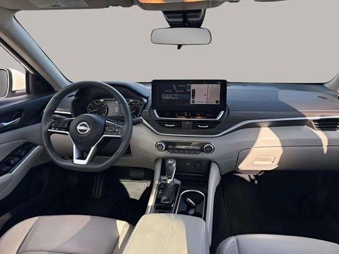 Used 2024 Nissan Altima 2.5 SL image 5