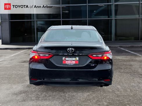 Certified 2022 Toyota Camry LE image 8