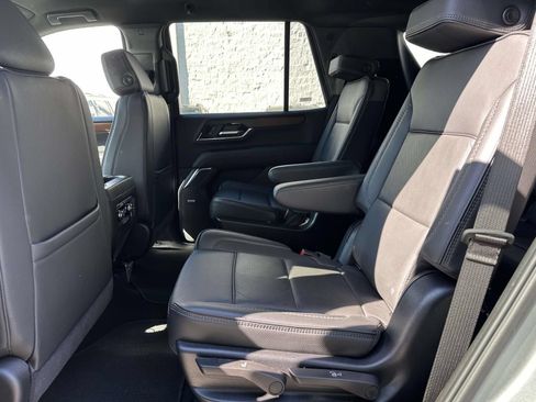 Used 2025 GMC Yukon Denali AWD/4WD image 23