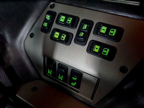 Used 2004 HUMMER H1 4-Door Open Top image 22