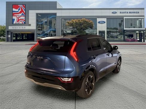 Used 2025 Kia Niro Wave image 3