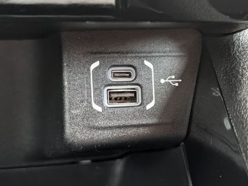 Used 2022 Jeep Compass Trailhawk w/ Trailhawk Convenience Group AWD/4WD image 33