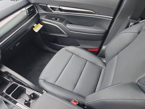 New 2025 Kia Telluride LX image 17